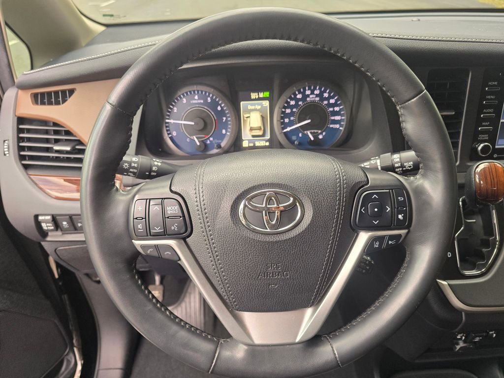 Used 2020 Toyota Sienna Limited image 31
