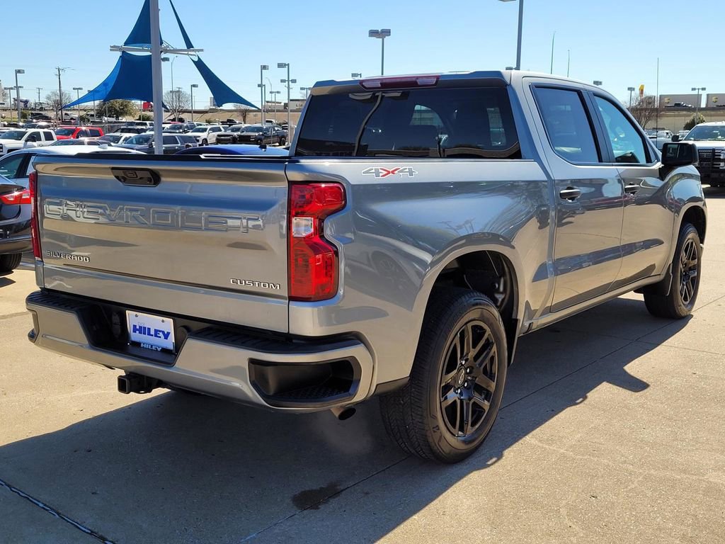 Used 2023 Chevrolet Silverado 1500 Custom image 4
