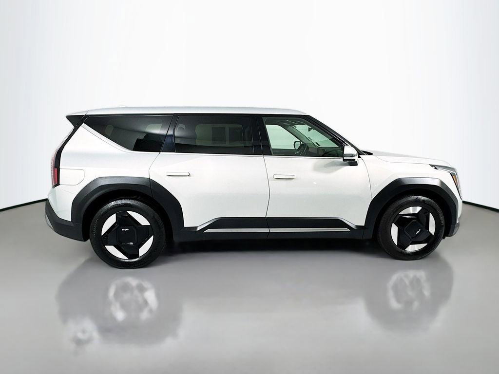 Used 2024 Kia EV9 Light RWD image 7