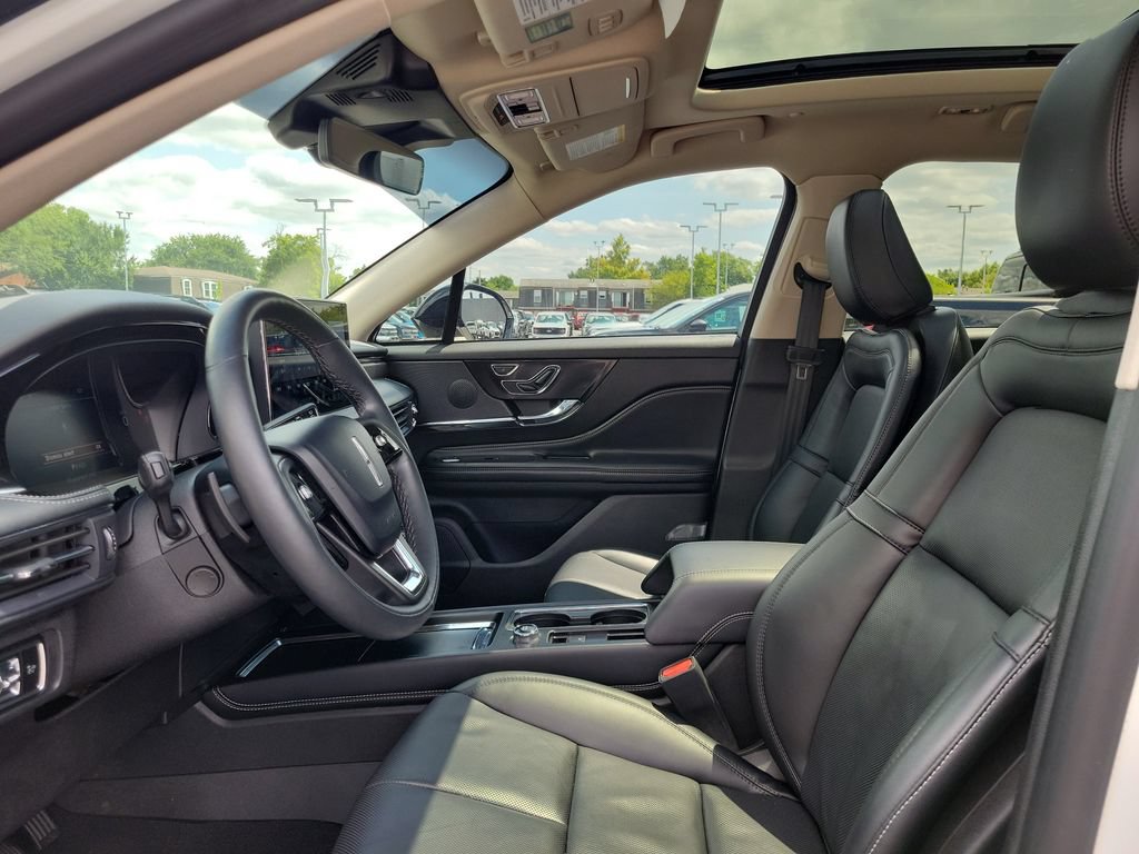 Certified 2023 Lincoln Corsair Reserve w/ Equipment Group 201A AWD/4WD image 18