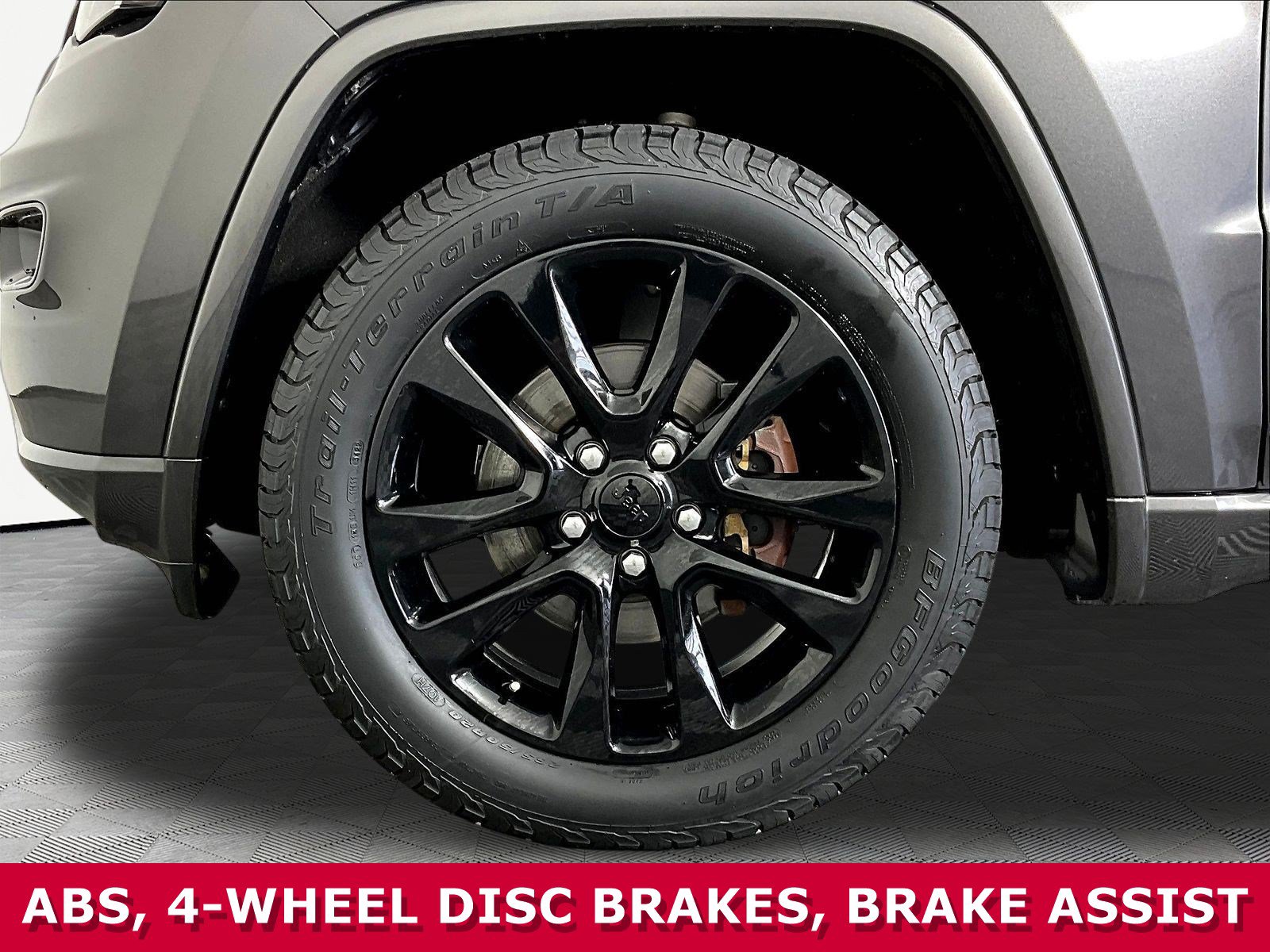 Used 2019 Jeep Grand Cherokee Altitude AWD/4WD image 30