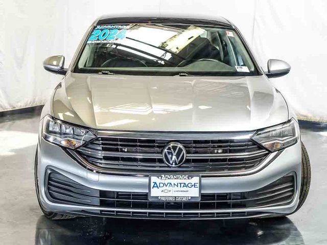 Used 2024 Volkswagen Jetta SE FWD image 7