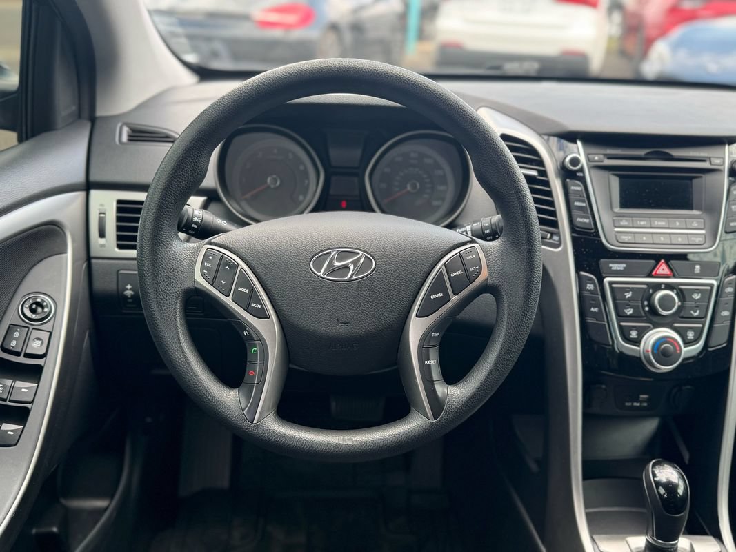 Used 2017 Hyundai Elantra GT FWD image 15