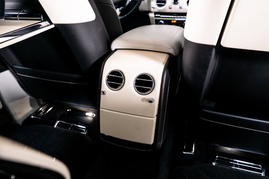 Used 2019 Rolls-Royce Phantom Sedan RWD image 51