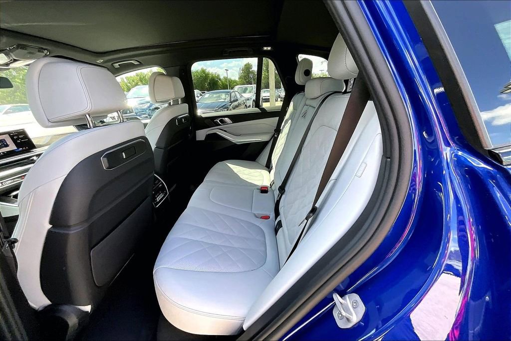 Used 2026 BMW X5 M60i image 17
