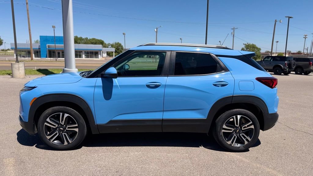 Used 2024 Chevrolet TrailBlazer LT w/ LT Cold Weather Package FWD image 11