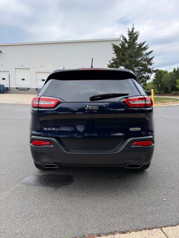 Used 2016 Jeep Cherokee Latitude AWD/4WD image 5