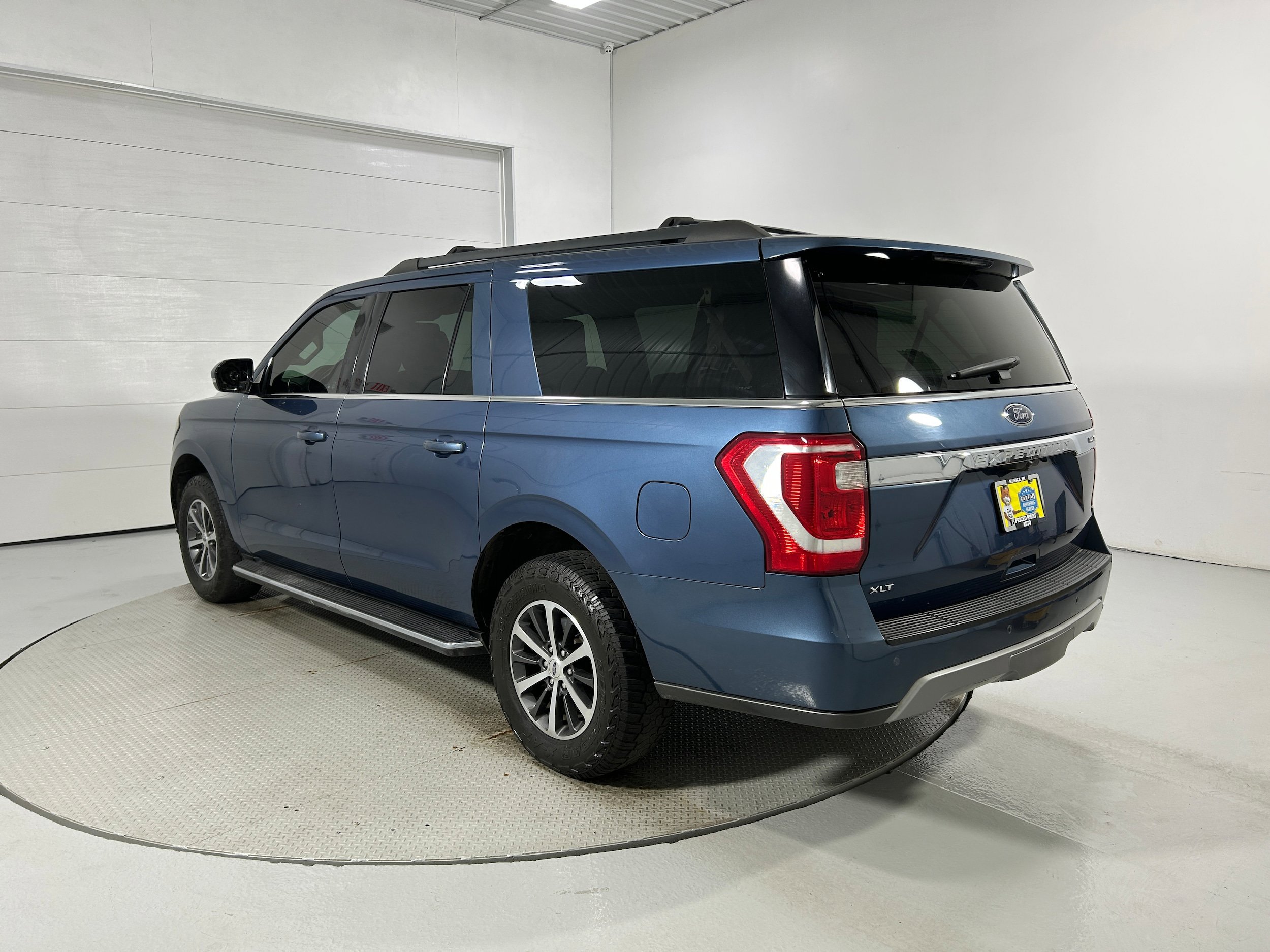 Used 2020 Ford Expedition Max XLT w/ Equipment Group 202A AWD/4WD image 23