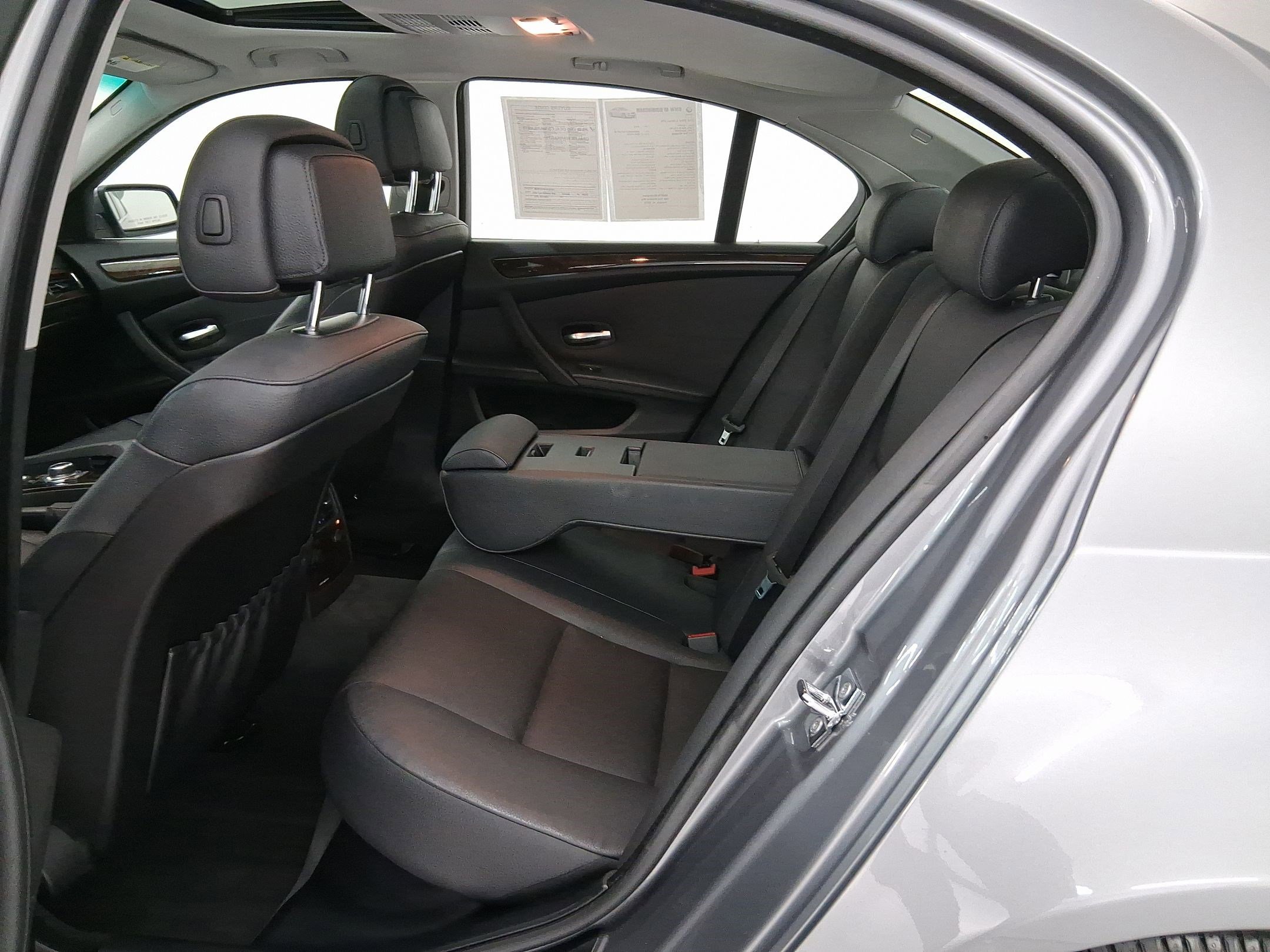 Used 2010 BMW 528i Sedan image 12