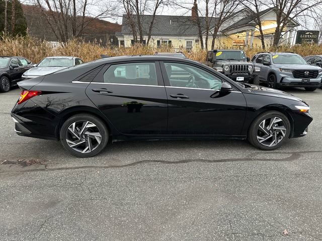 Certified 2025 Hyundai Elantra SEL image 6