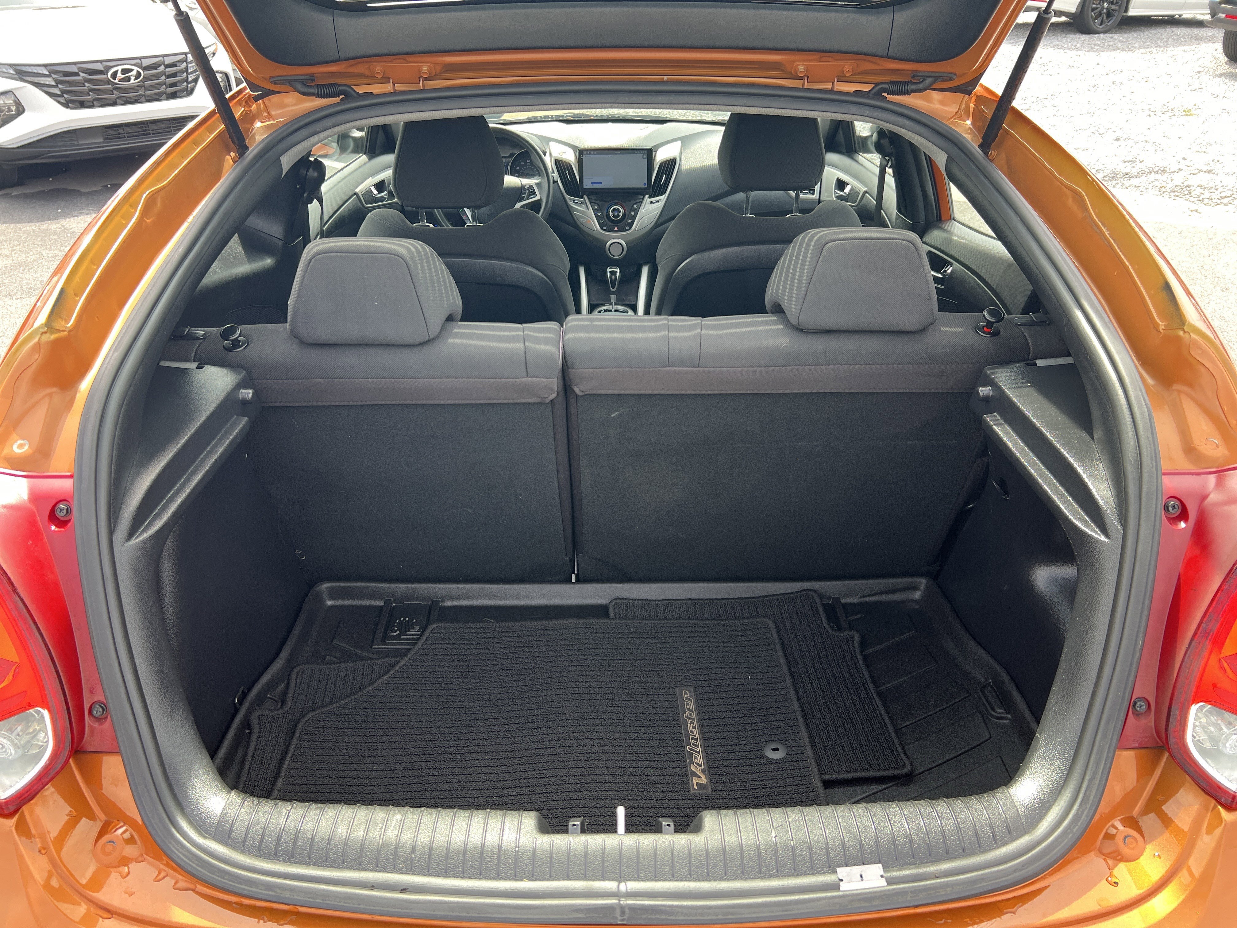 Used 2014 Hyundai Veloster FWD image 19