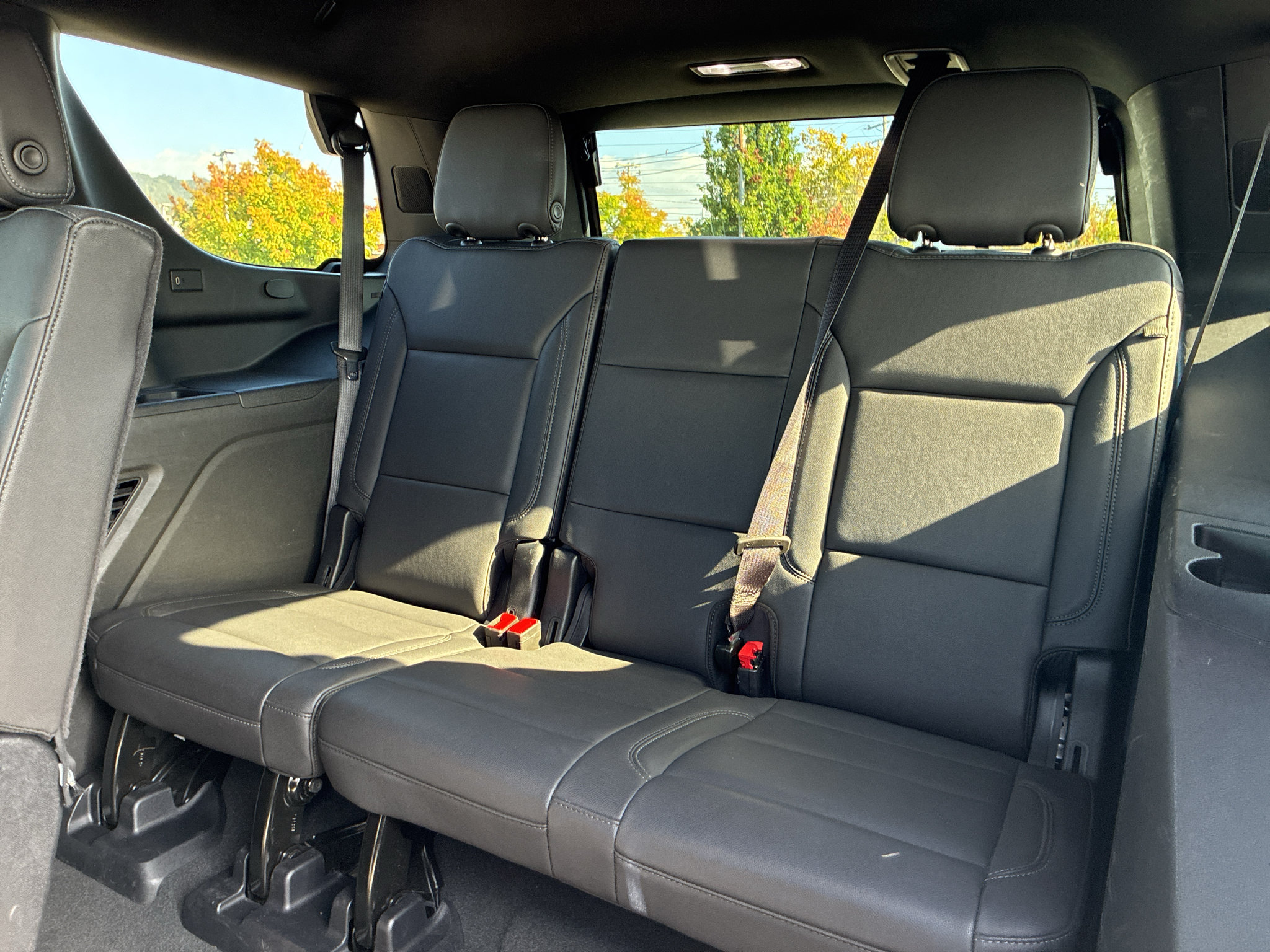 Used 2025 Chevrolet Tahoe Z71 AWD/4WD image 46