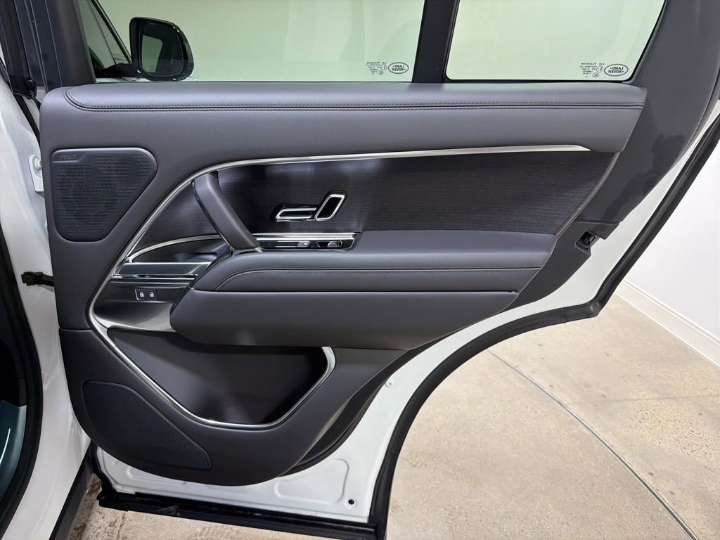 New 2026 Land Rover Range Rover SE image 26