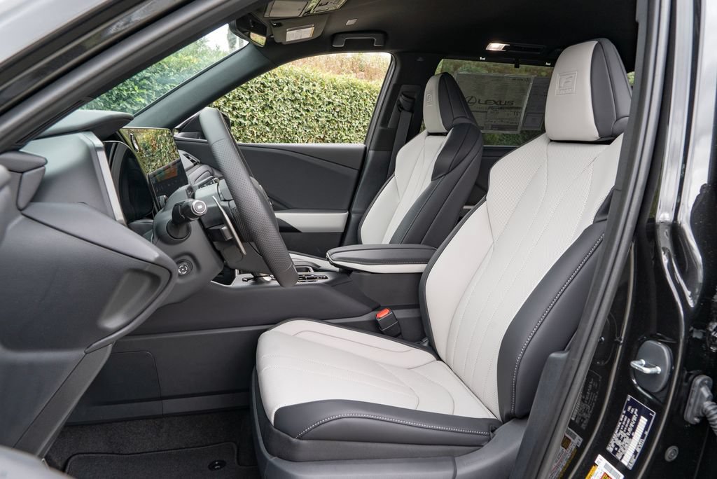 New 2026 Lexus TX 500h AWD w/ Technology Package image 15