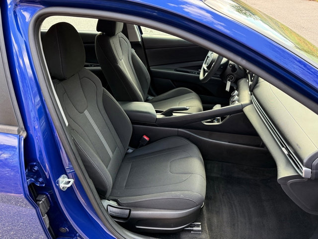 Used 2021 Hyundai Elantra SE image 16