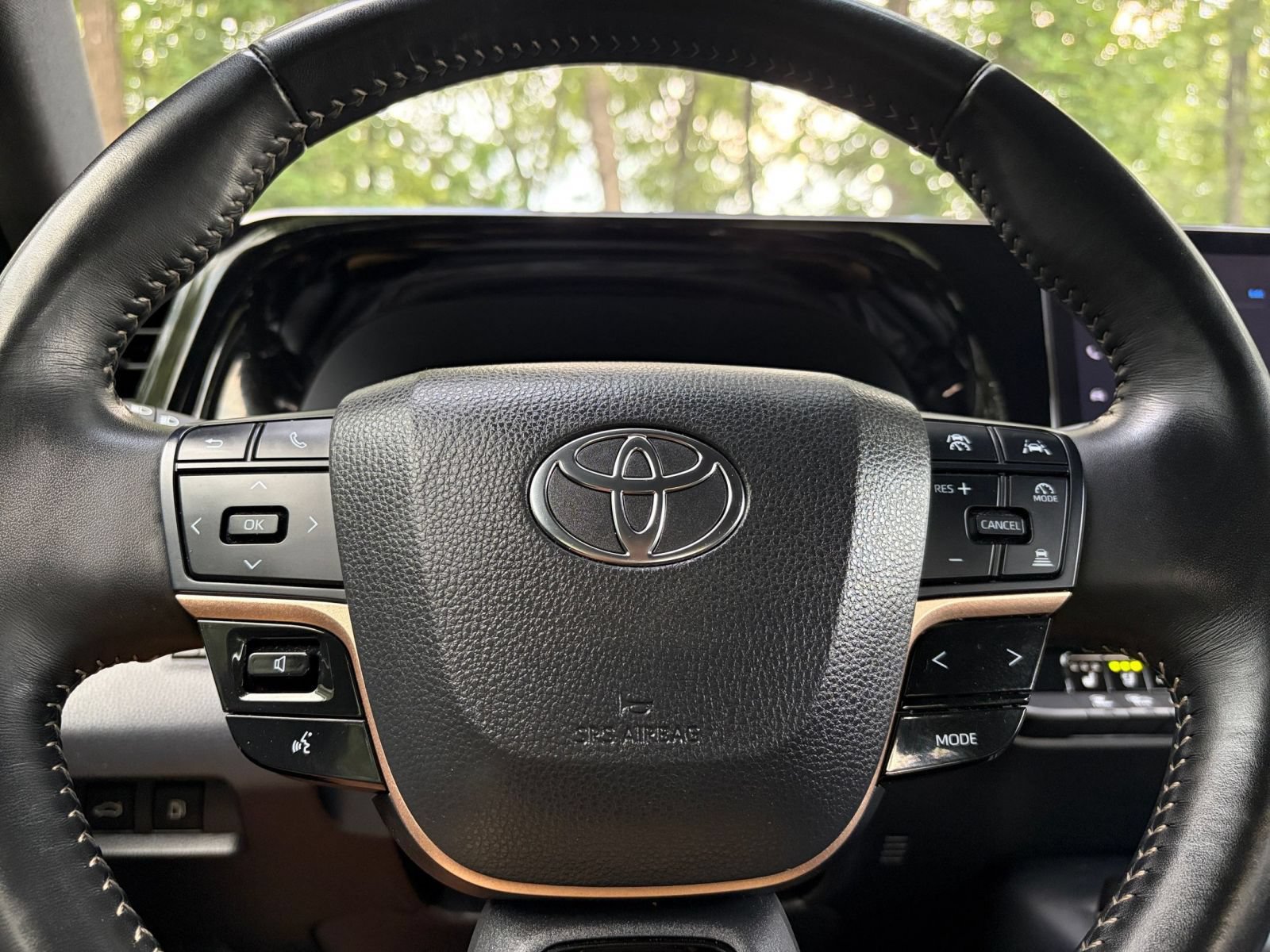 Used 2025 Toyota Crown AWD/4WD image 28