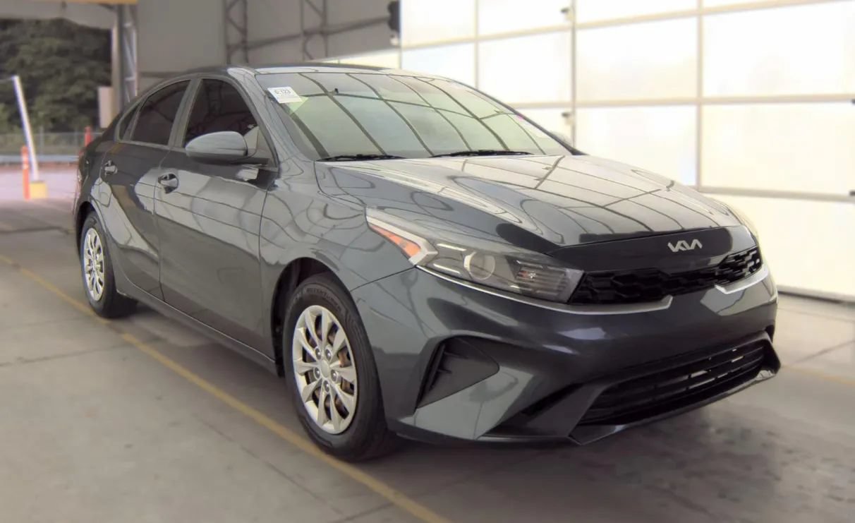 Used 2022 Kia Forte Sedan FWD image 2