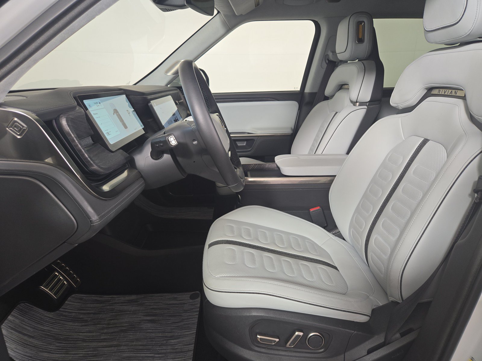 Used 2023 Rivian R1S Adventure AWD/4WD image 54