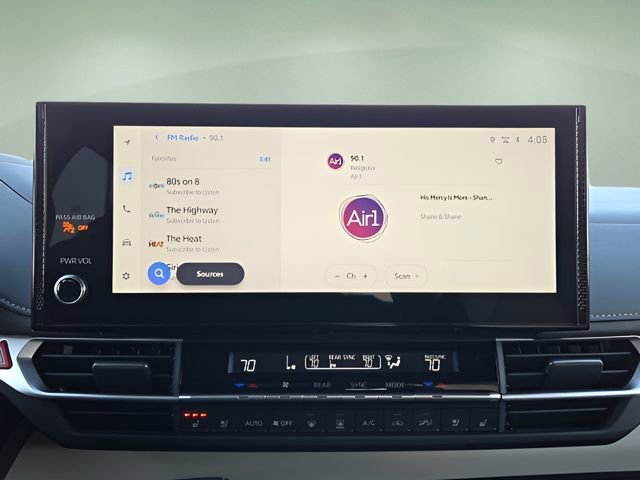 Used 2025 Toyota Sienna Limited image 35