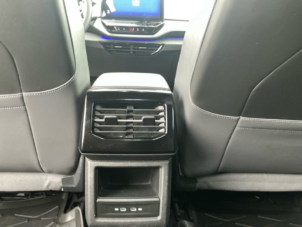 Used 2023 Volkswagen ID.4 Pro AWD/4WD image 23