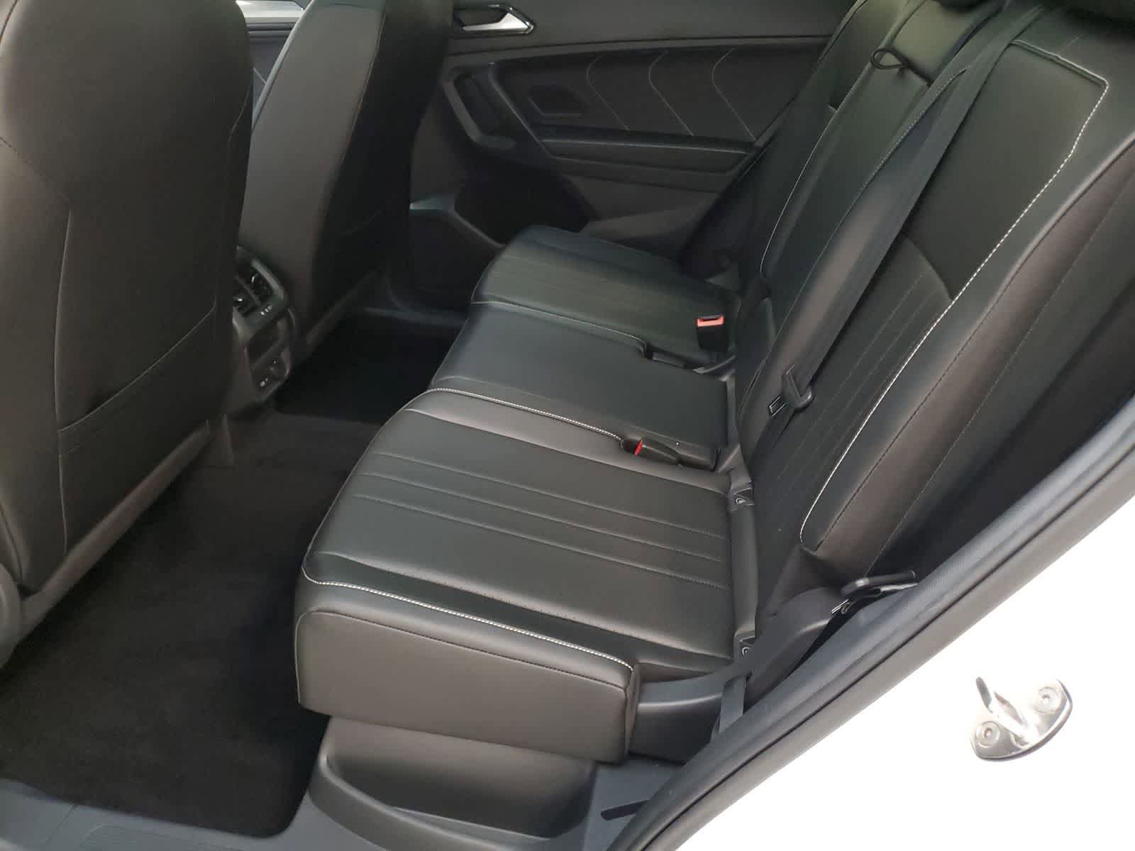 Used 2022 Volkswagen Tiguan SE AWD/4WD image 19