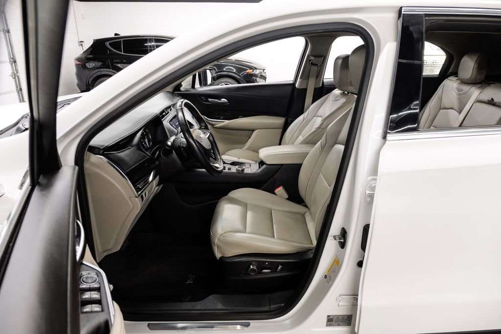 Used 2021 Cadillac XT4 Premium Luxury image 4