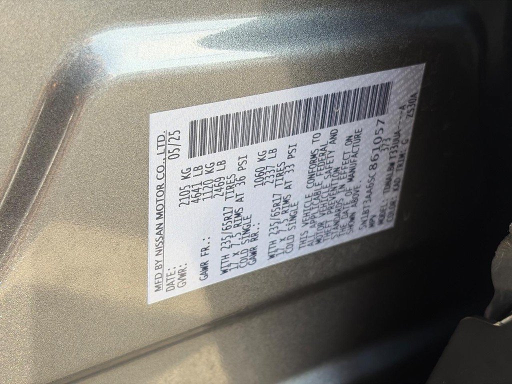 Used 2025 Nissan Rogue S FWD image 22