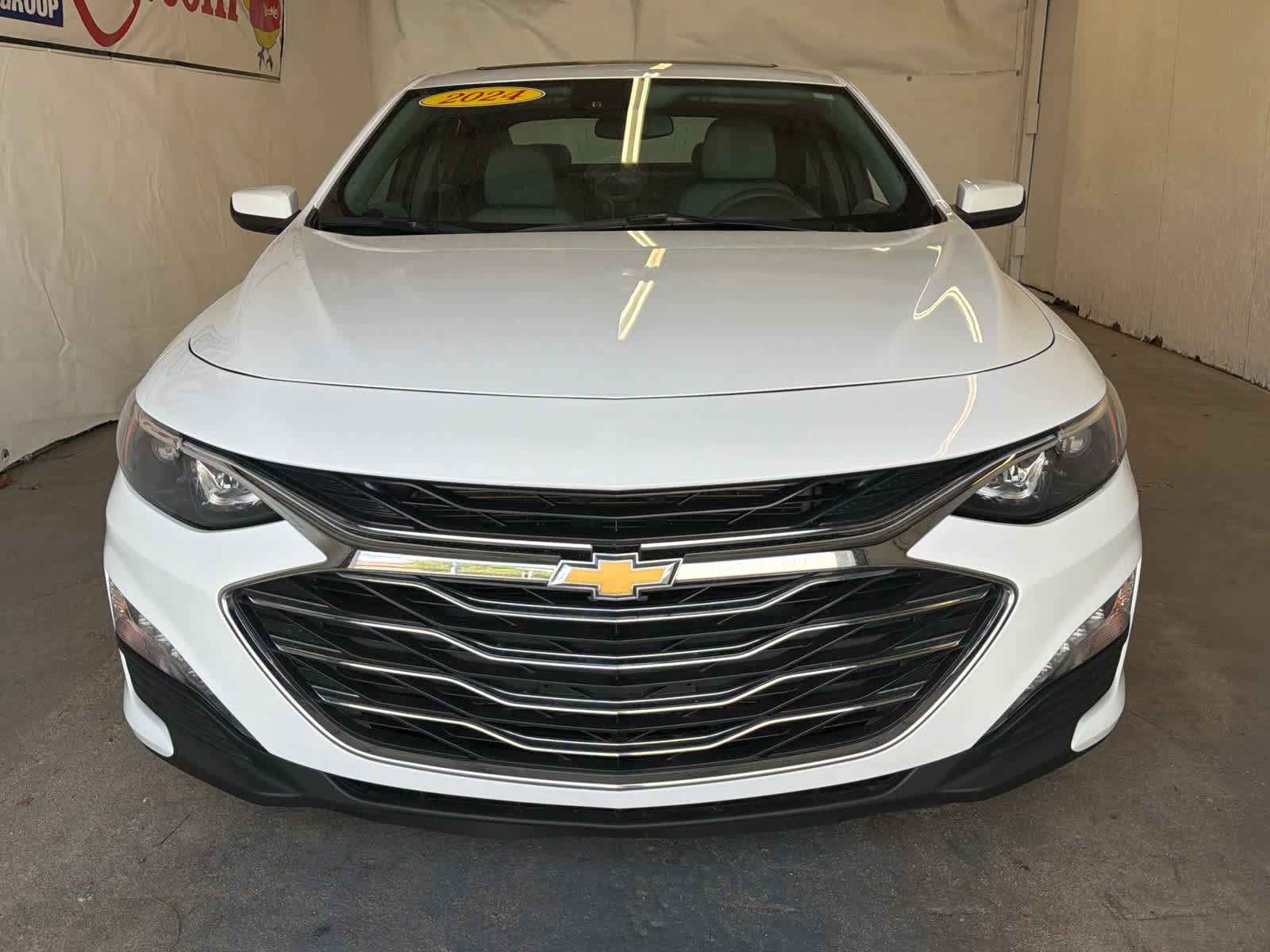 Used 2024 Chevrolet Malibu LT FWD image 3