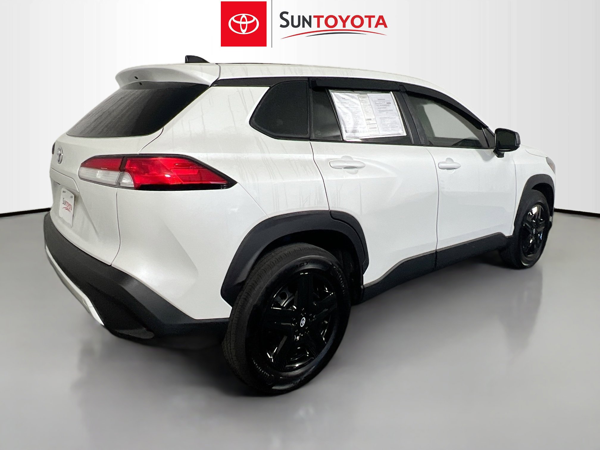 Used 2025 Toyota Corolla Cross L image 4