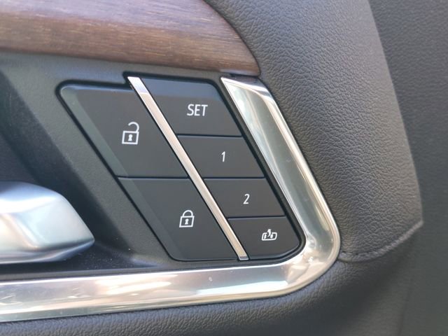 Used 2023 Chevrolet Silverado 1500 High Country w/ Technology Package image 17