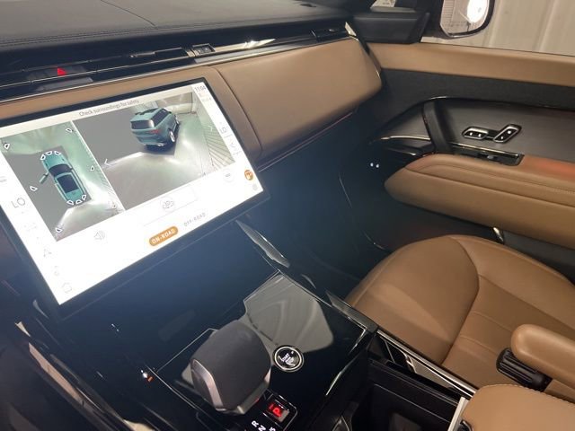 Used 2025 Land Rover Range Rover Sport SE image 32