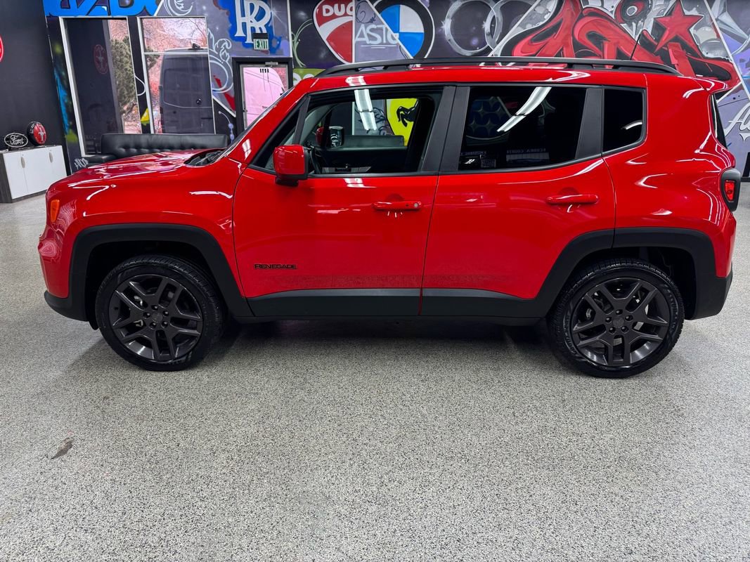 Used 2022 Jeep Renegade Latitude w/ Convenience Group AWD/4WD image 2