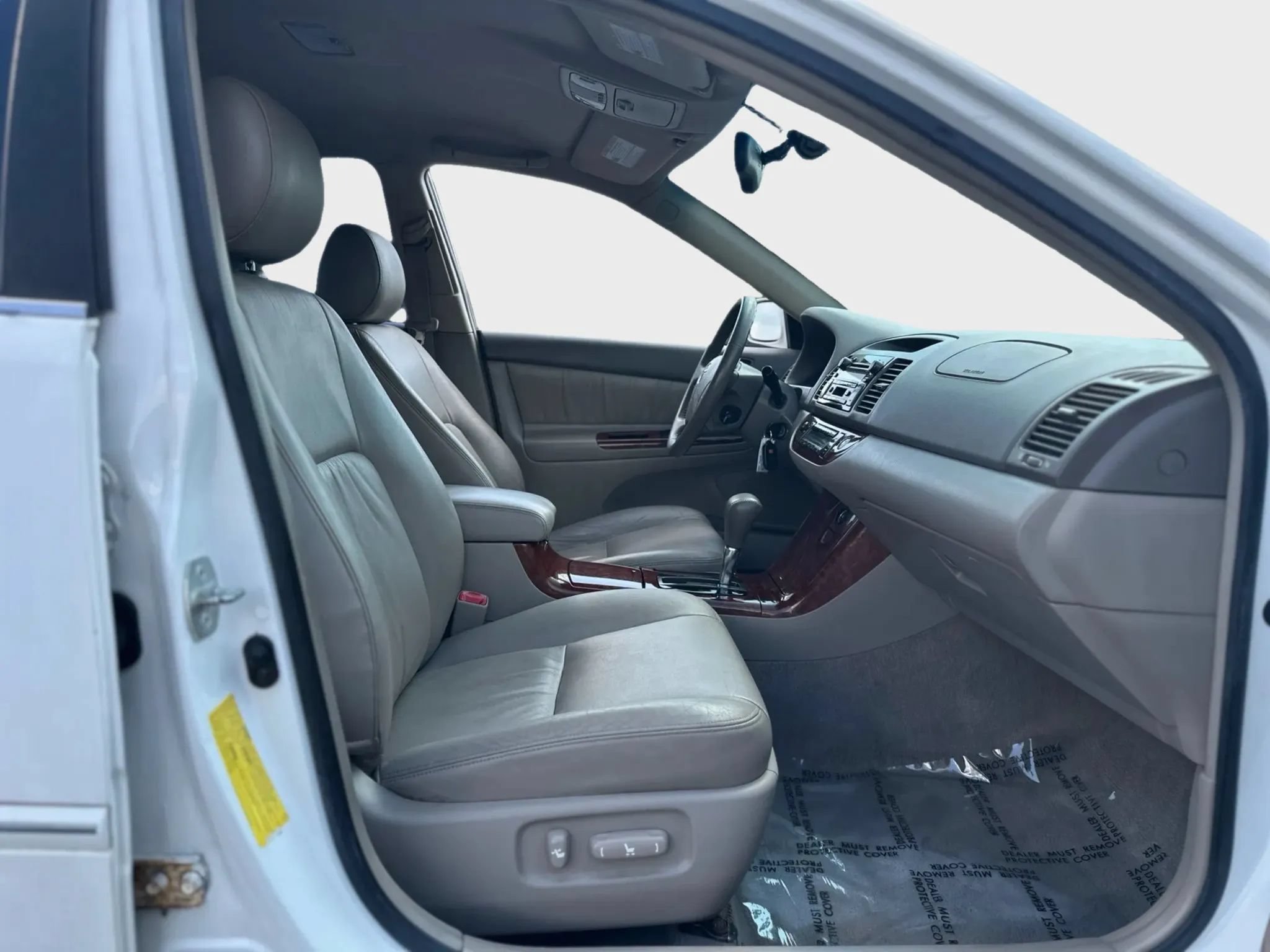 Used 2005 Toyota Camry XLE w/ XLE Premium Pkg FWD image 26
