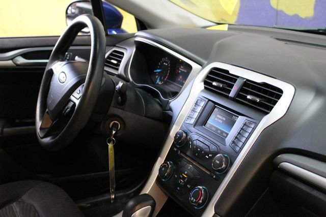 Used 2016 Ford Fusion SE FWD image 10
