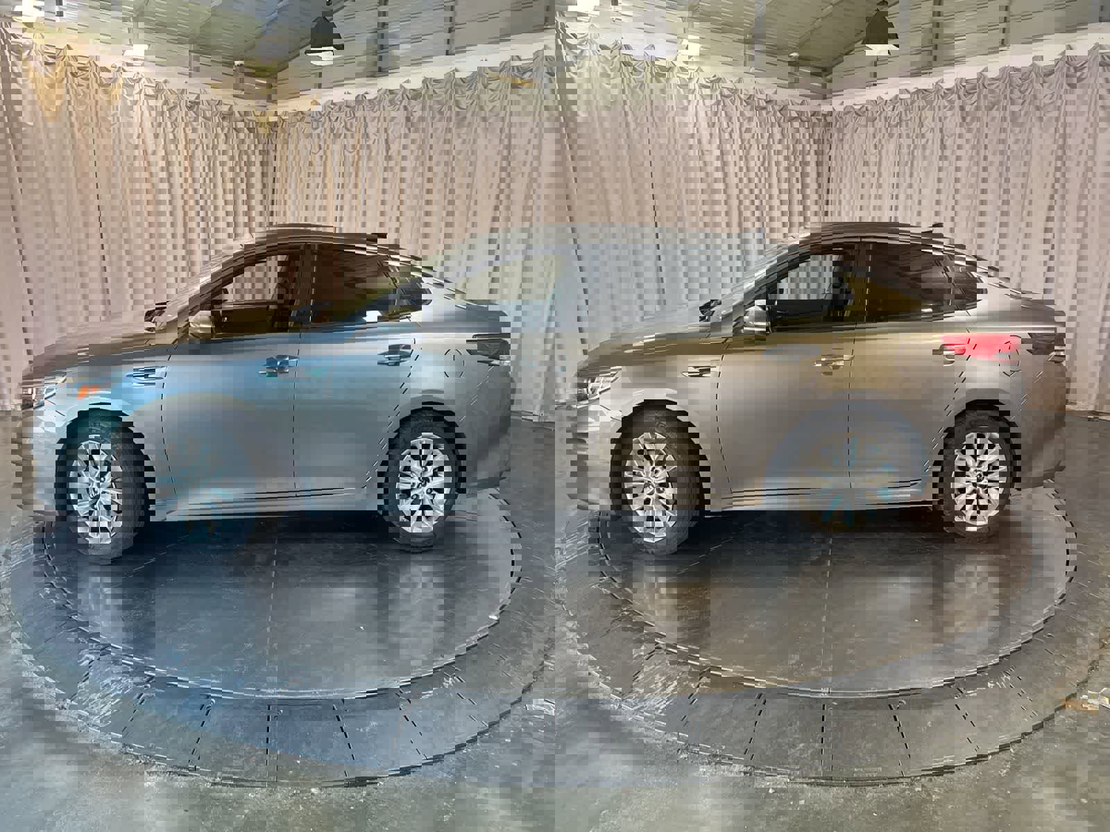 Used 2016 Kia Optima EX w/ Premium Package image 7