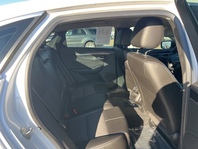 Used 2016 Chevrolet Impala LT w/ Convenience Package image 44