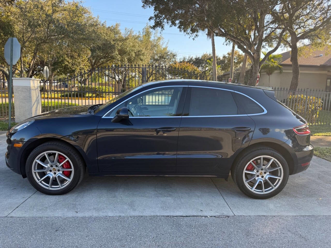 Used 2017 Porsche Macan Turbo image 15