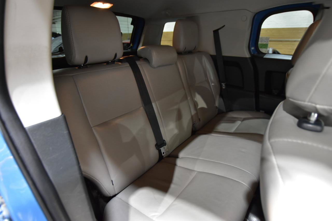 Used 2012 Toyota FJ Cruiser 4WD w/ Convenience Pkg image 40