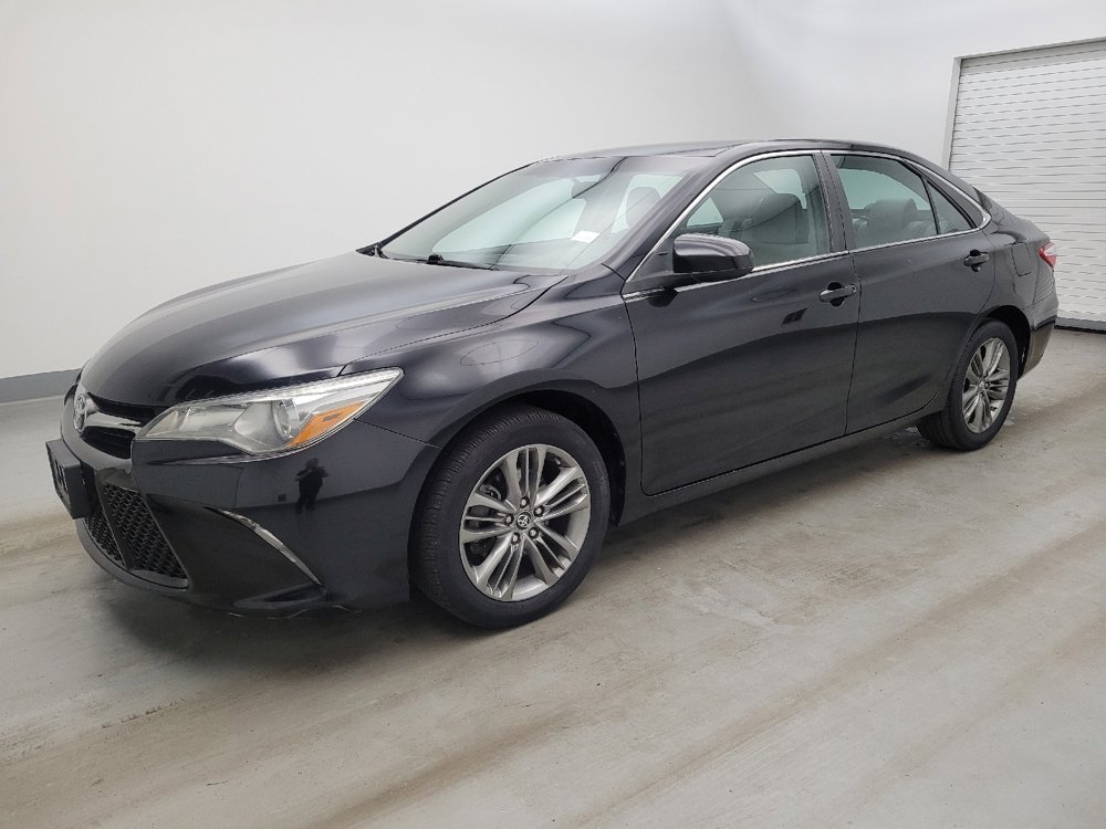 Used 2017 Toyota Camry SE image 2