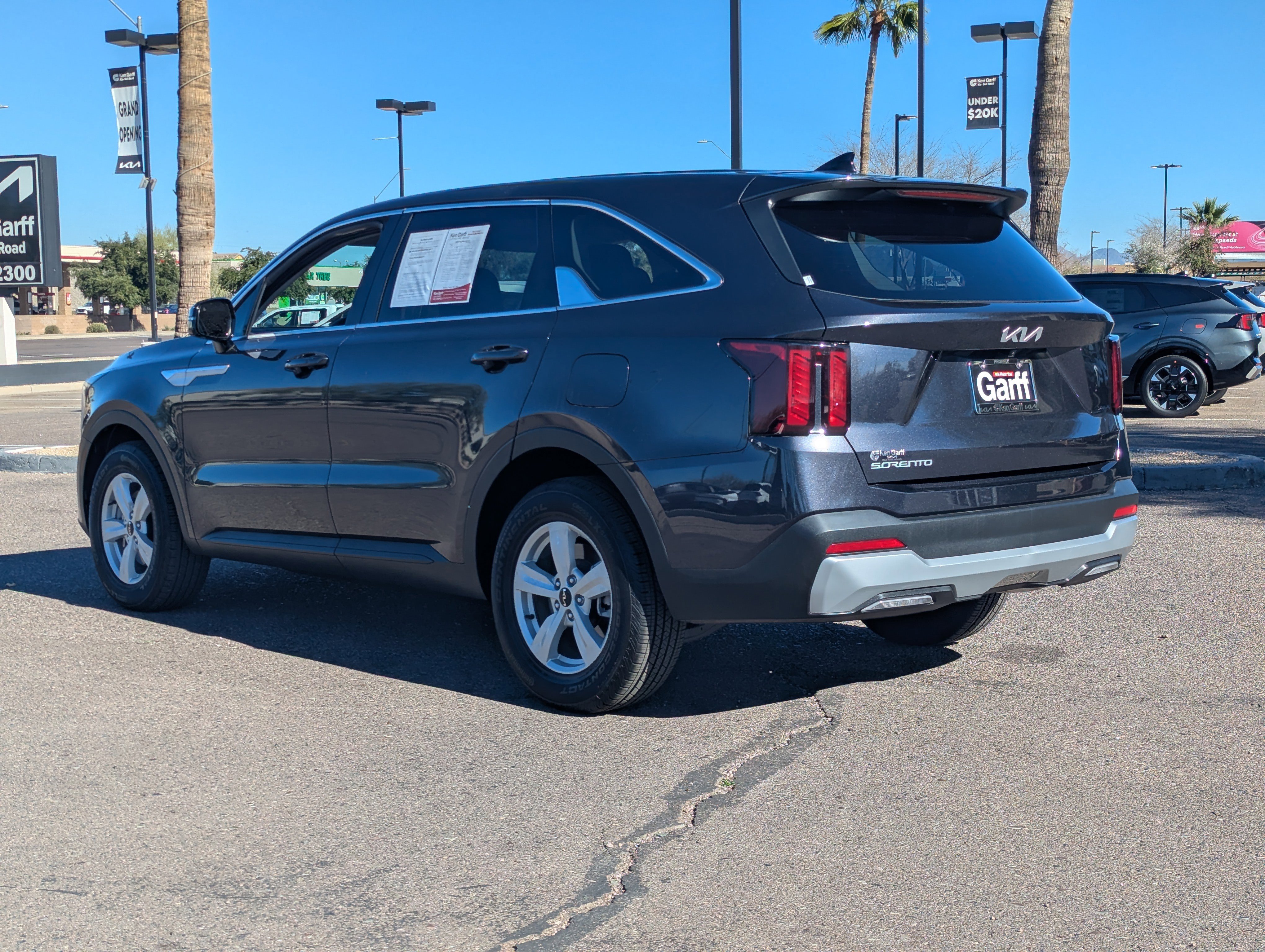 Certified 2025 Kia Sorento LX image 4