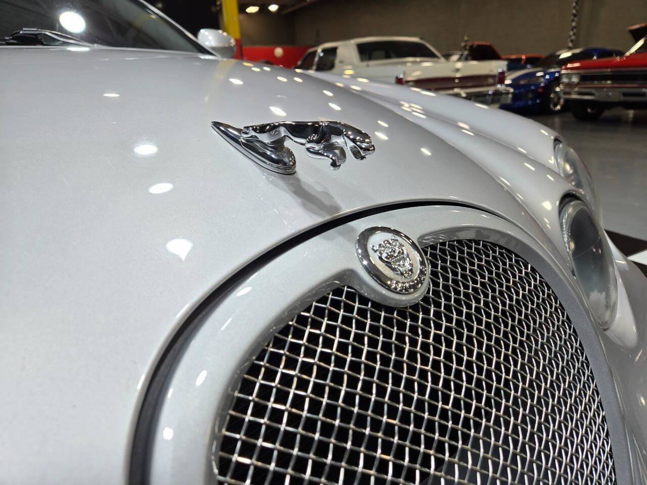 Used 2005 Jaguar S-TYPE R RWD image 39