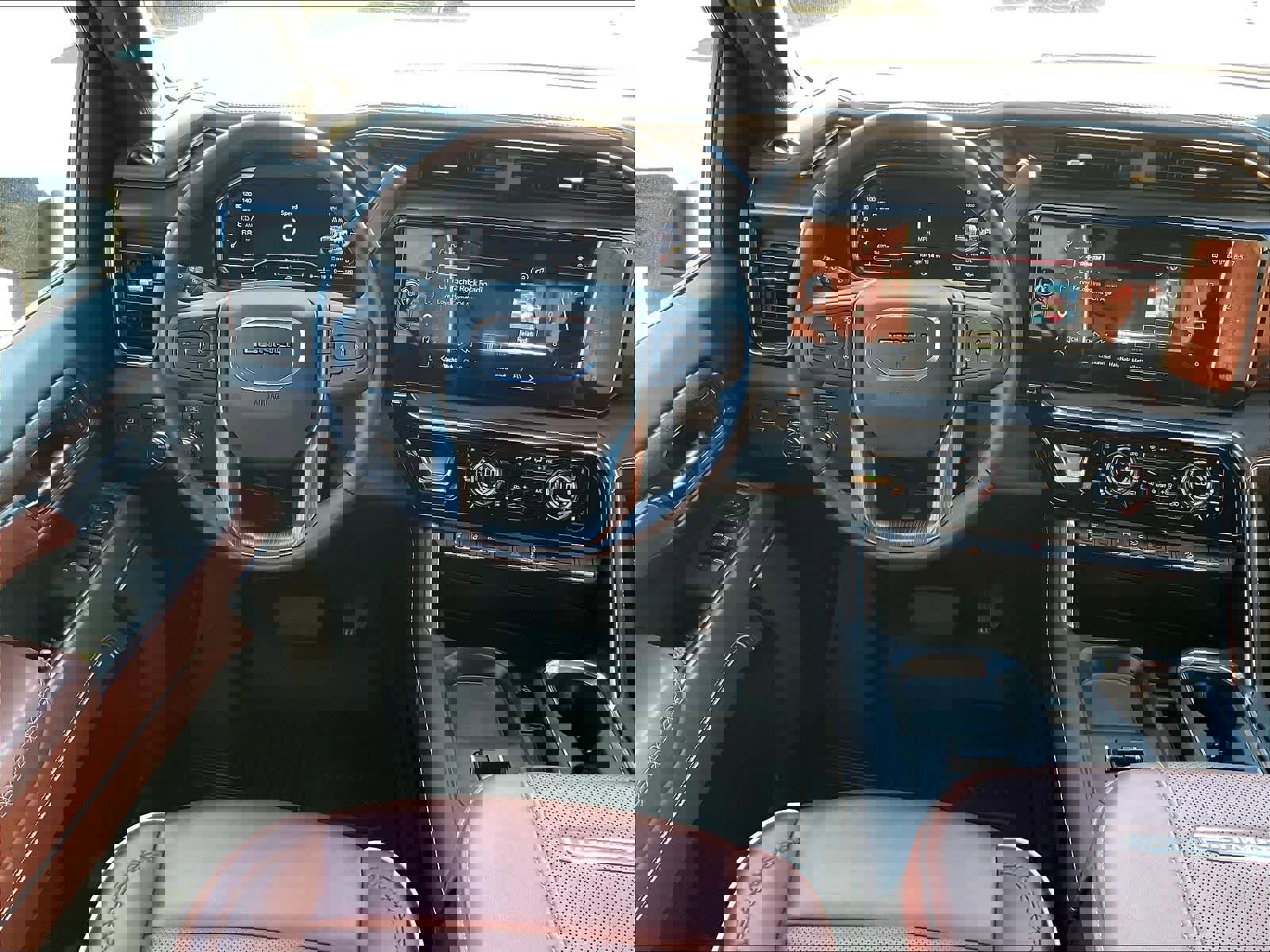 Used 2025 GMC Sierra 2500 Denali Ultimate w/ Max Trailering Package image 8