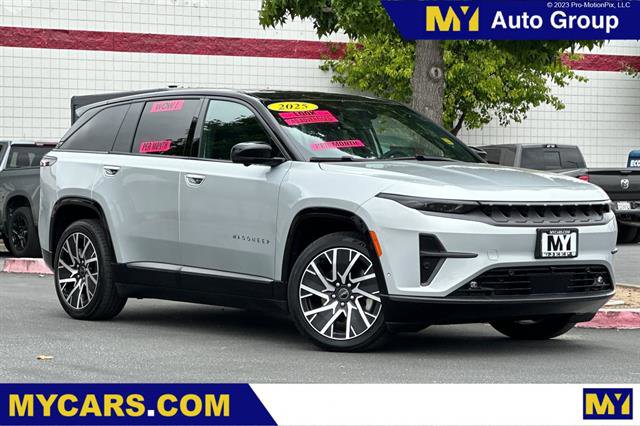 New 2025 Jeep Wagoneer Limited image 1