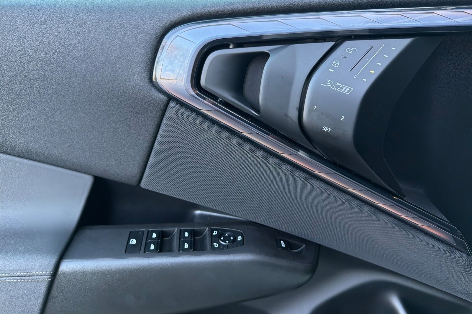 Used 2025 BMW X3 xDrive30i w/ Premium Package image 12