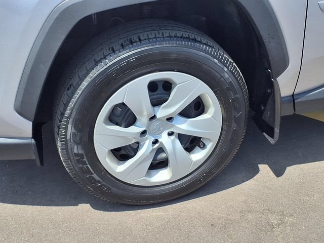 Used 2023 Toyota RAV4 LE FWD image 27