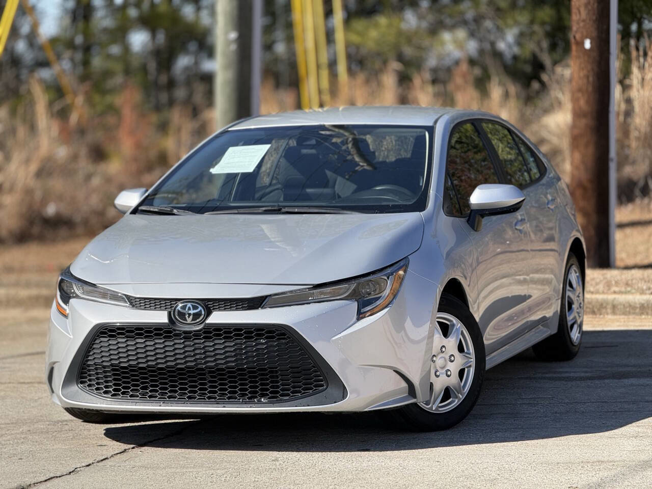 Used 2020 Toyota Corolla LE FWD image 1