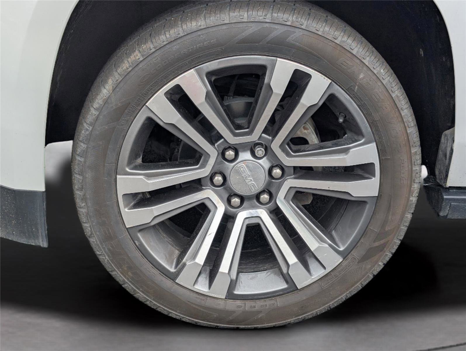 Used 2019 GMC Yukon Denali w/ Denali Ultimate Package AWD/4WD image 9