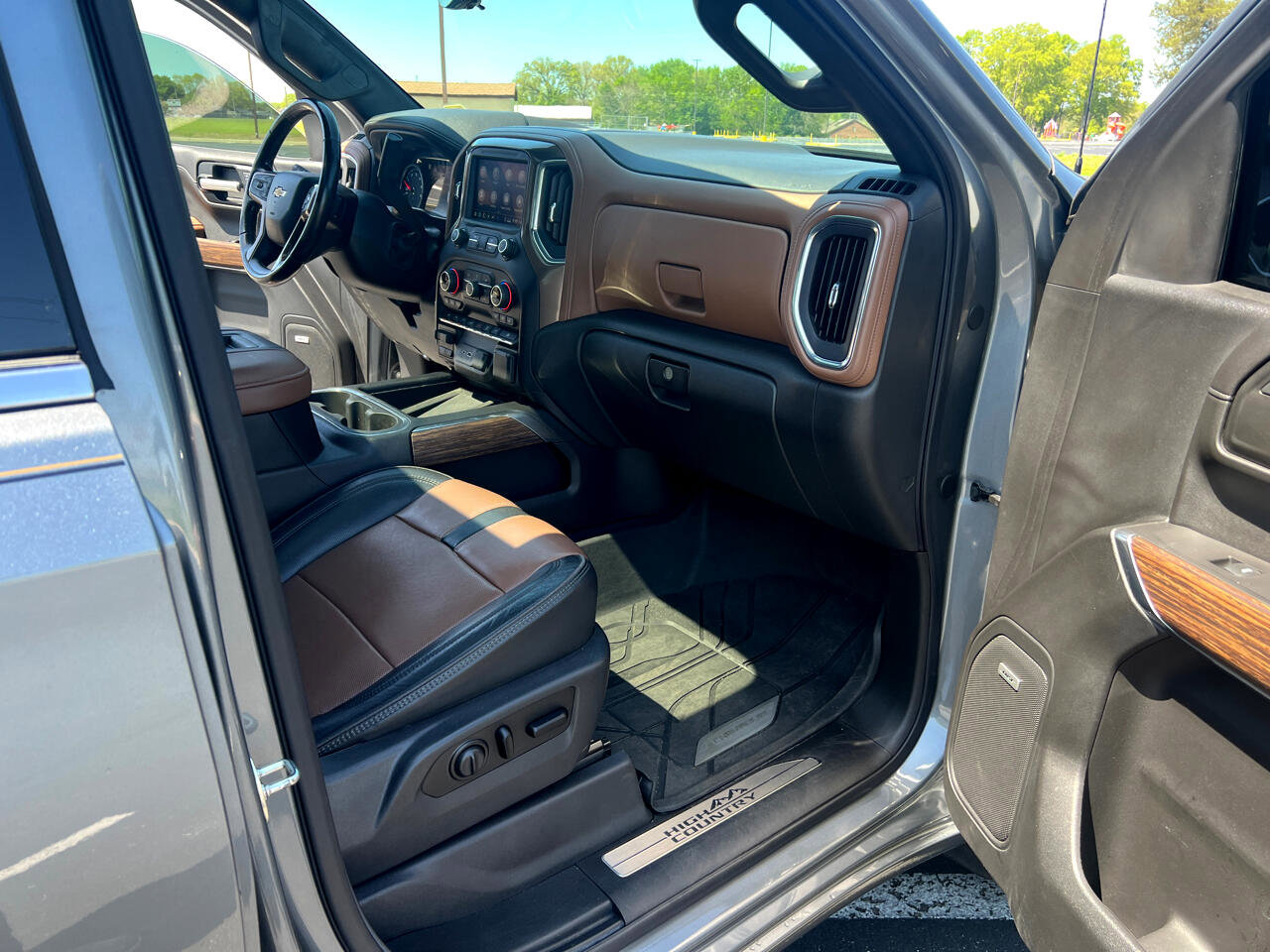 Used 2020 Chevrolet Silverado 1500 High Country w/ Technology Package image 16