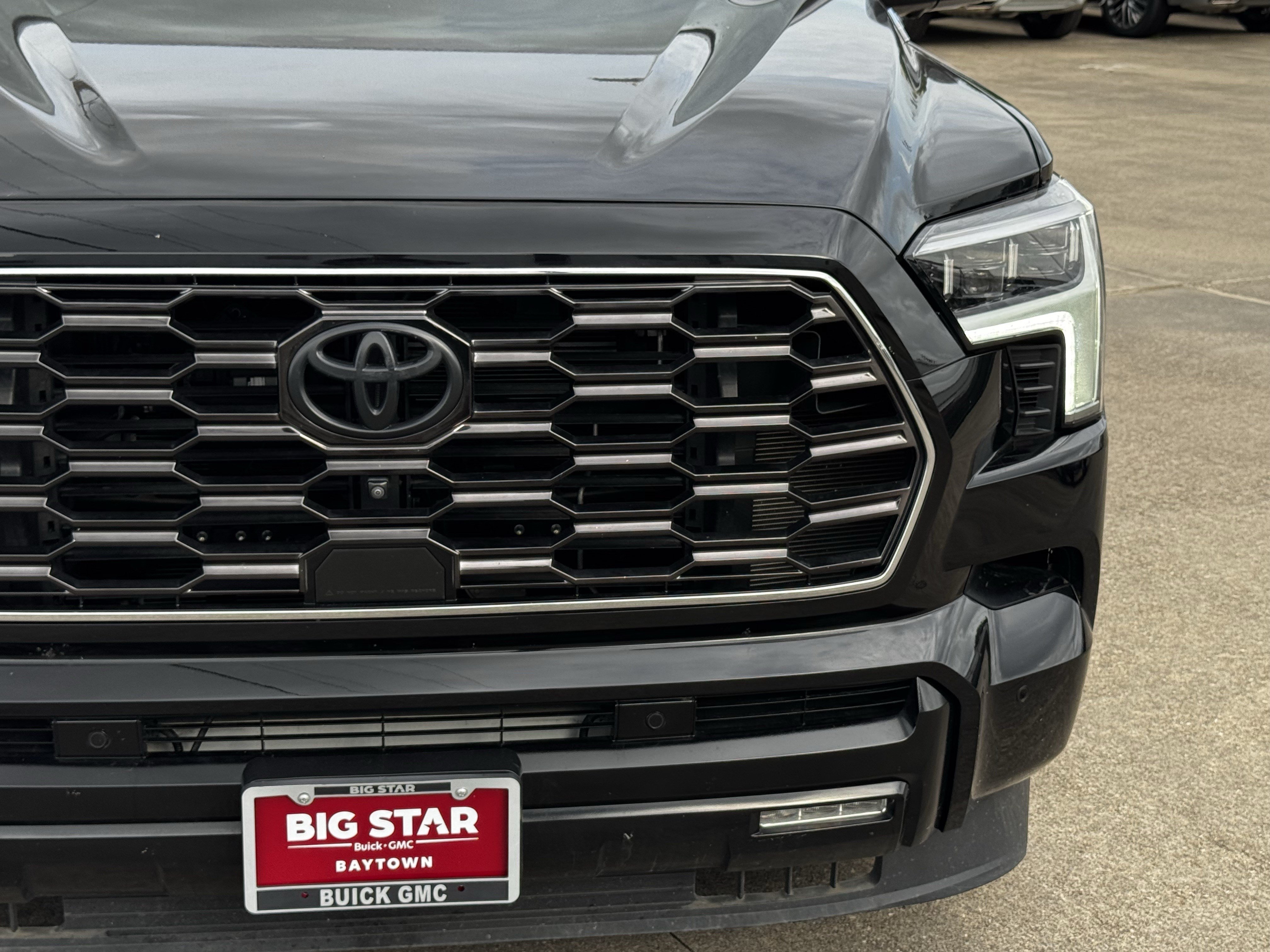 Used 2024 Toyota Sequoia Platinum AWD/4WD image 5