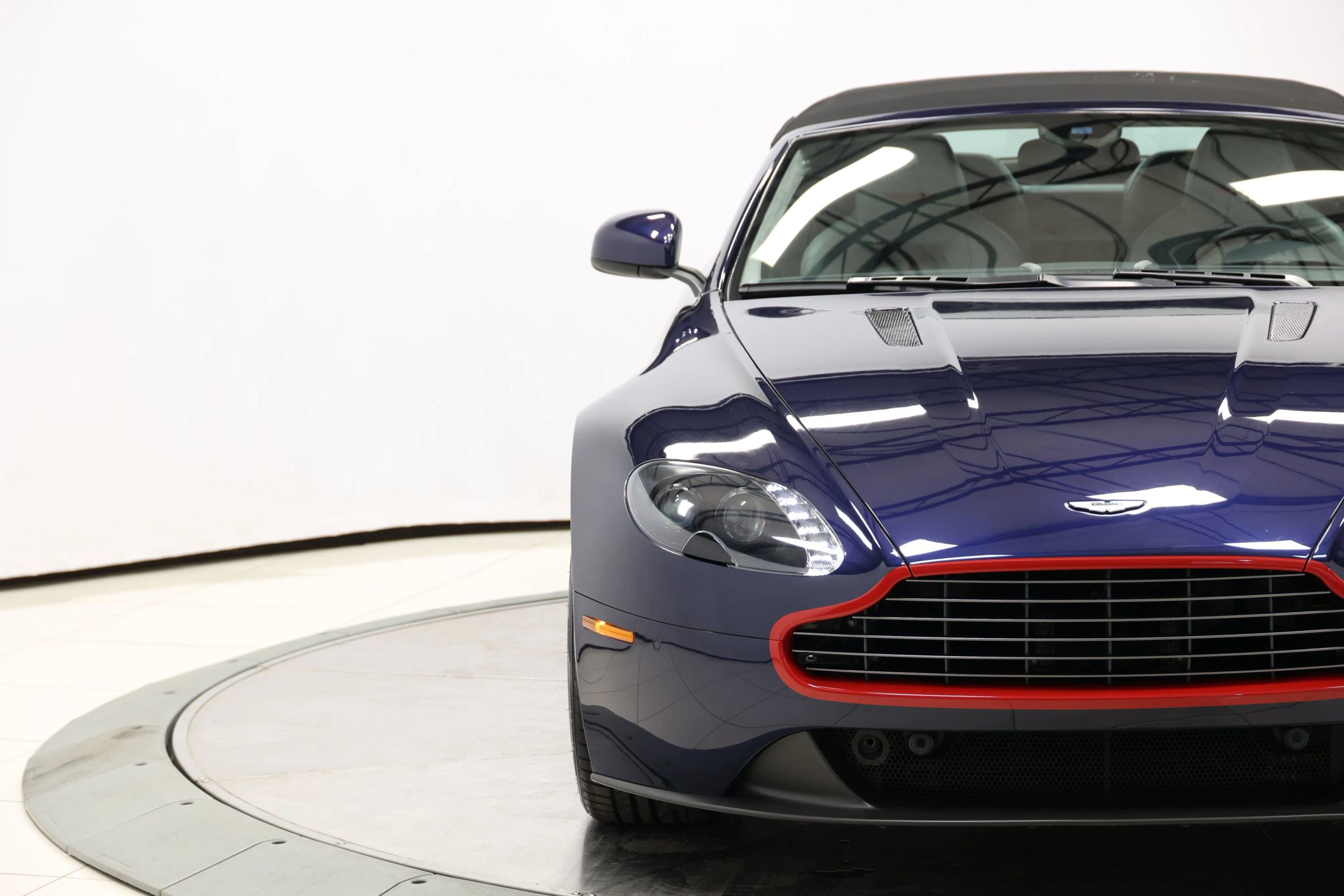 Used 2016 Aston Martin V8 Vantage GT RWD image 97